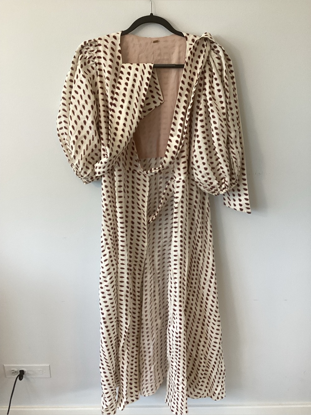 Juan De Dios ErmiotaCream Polka-Dot Puff Sleeve Maxi Dress with Waist Tie Linen